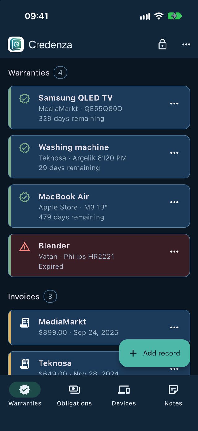 Credenza warranties list: a TV, a washing machine and a laptop with days of cover remaining, and an expired blender marked in red